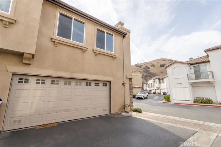 27950 Avalon Drive, Canyon Country, California 91351