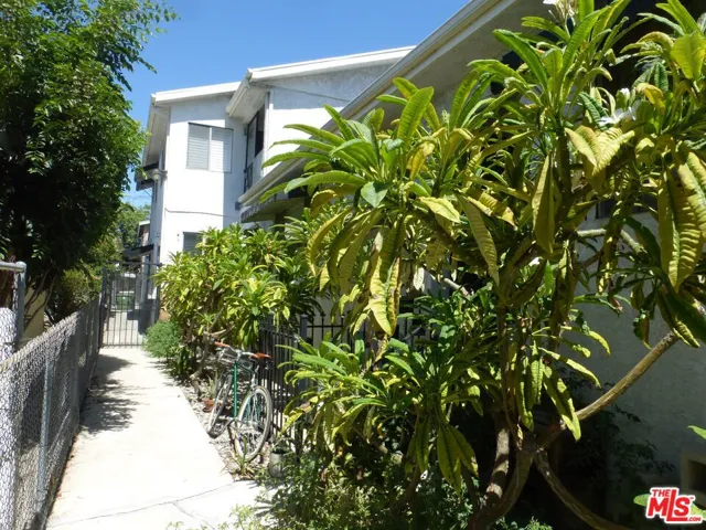 129 Robinson Street 2, Los Angeles, California 90026