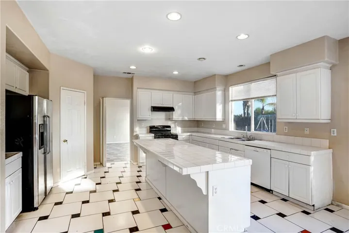 24399 Brillante Drive, Wildomar, California 92595