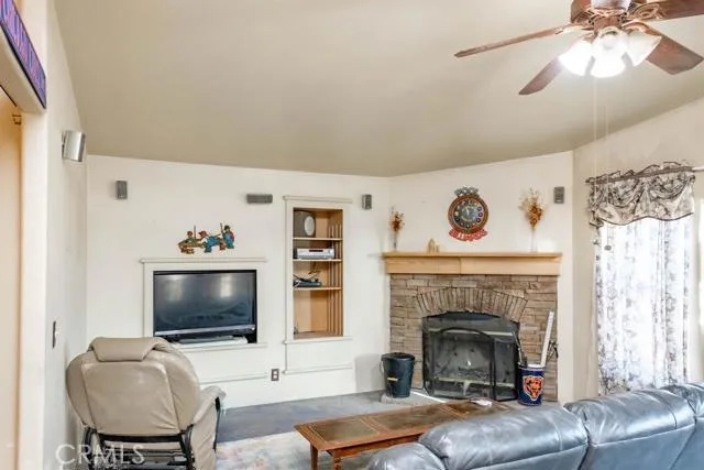 13855 Rochester Road, Phelan, California 92371