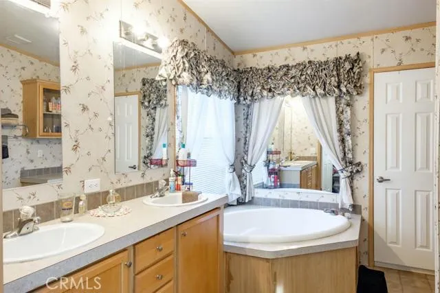 13855 Rochester Road, Phelan, California 92371