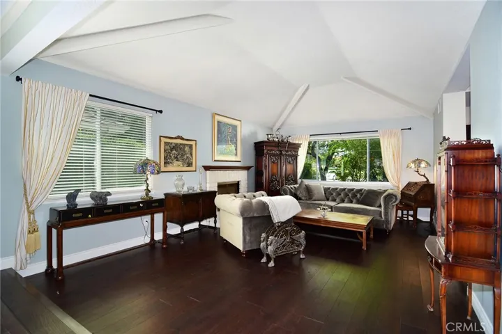 7824 Woodhall Avenue, West Hills, California 91304
