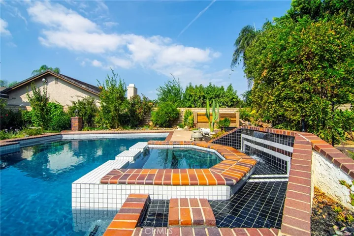 7824 Woodhall Avenue, West Hills, California 91304