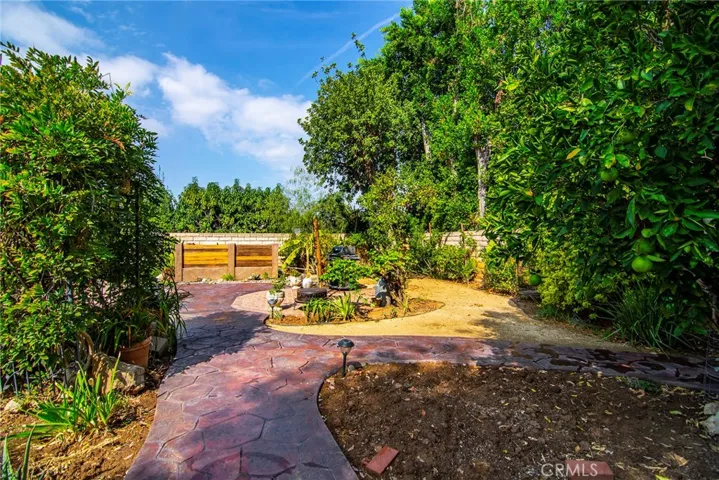 7824 Woodhall Avenue, West Hills, California 91304