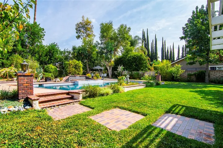 7824 Woodhall Avenue, West Hills, California 91304