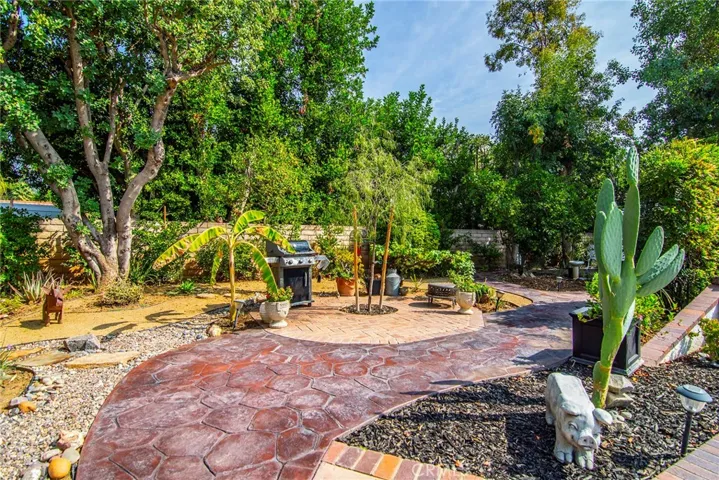 7824 Woodhall Avenue, West Hills, California 91304