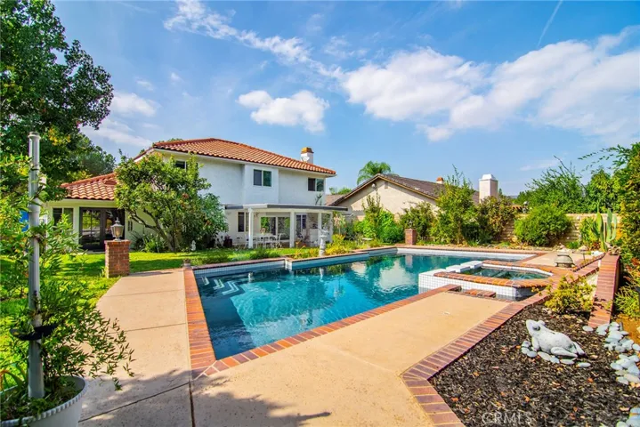 7824 Woodhall Avenue, West Hills, California 91304