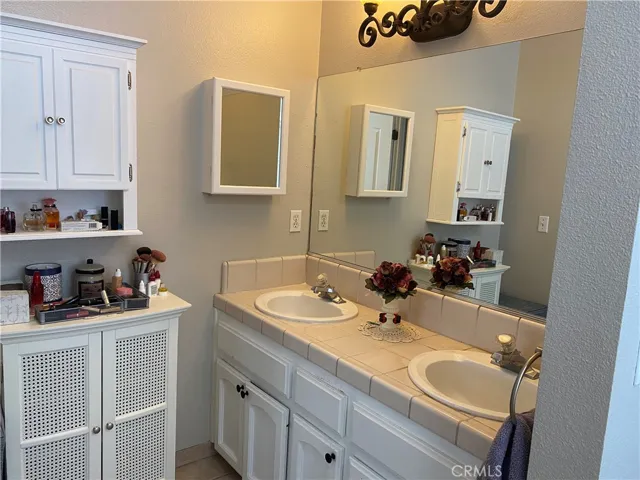 5235 Camelback Street, Chowchilla, California 93610