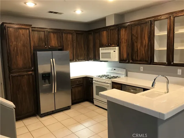 Spacious Kitchen