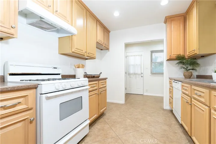2953 Del Amo Boulevard, Lakewood, California 90712