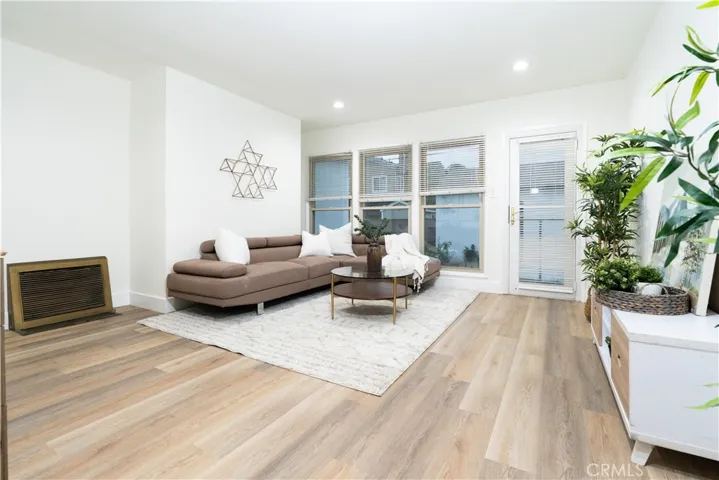 2953 Del Amo Boulevard, Lakewood, California 90712