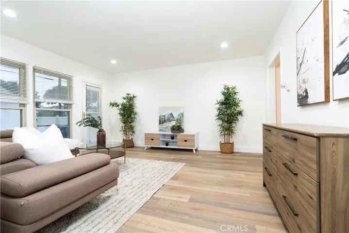 2953 Del Amo Boulevard, Lakewood, California 90712