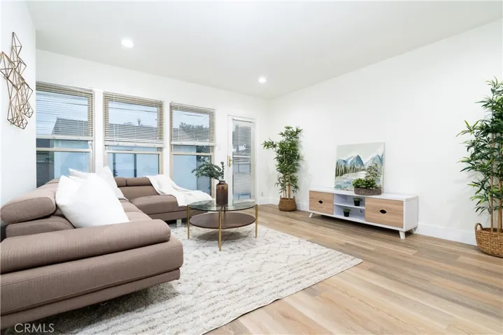 2953 Del Amo Boulevard, Lakewood, California 90712
