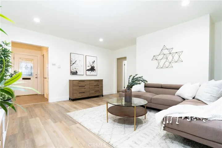 2953 Del Amo Boulevard, Lakewood, California 90712