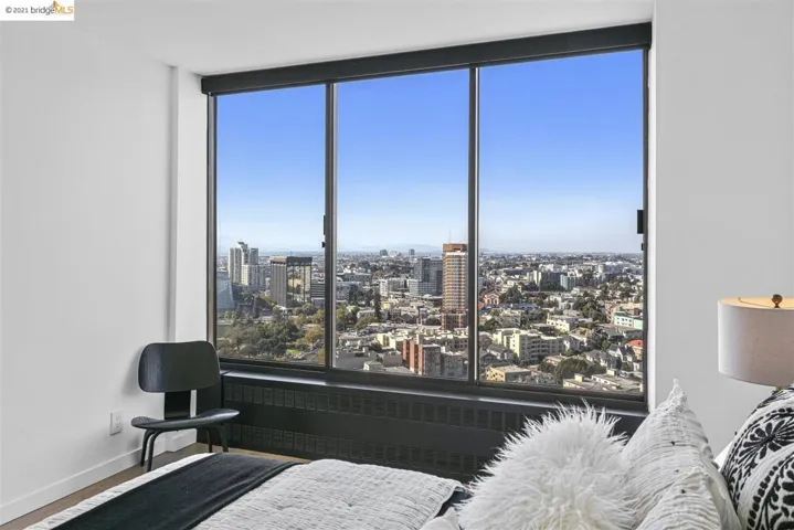 565 Bellevue Ave. 2405, Oakland, California 94610