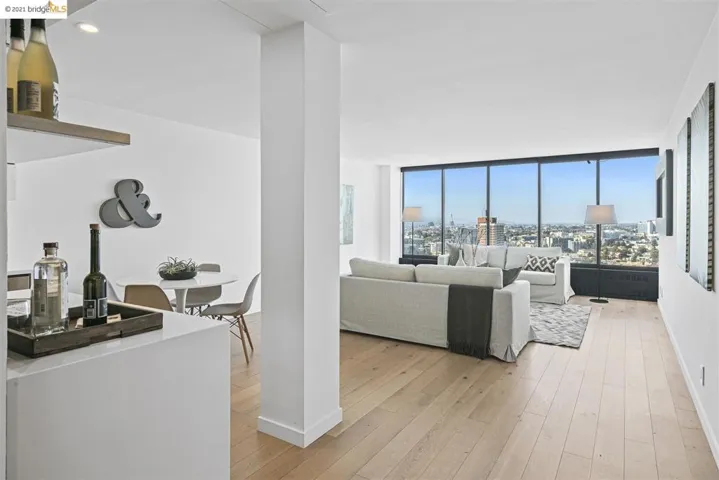 565 Bellevue Ave. 2405, Oakland, California 94610