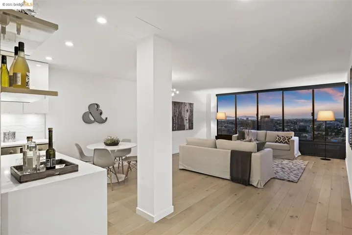 565 Bellevue Ave. 2405, Oakland, California 94610
