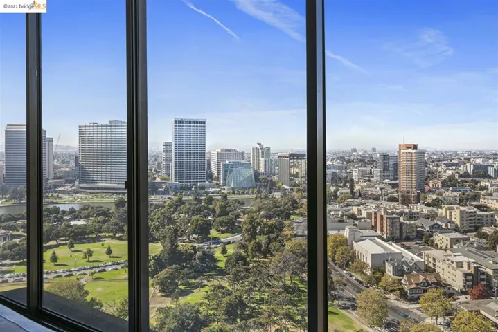 565 Bellevue Ave. 2405, Oakland, California 94610