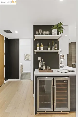 565 Bellevue Ave. 2405, Oakland, California 94610
