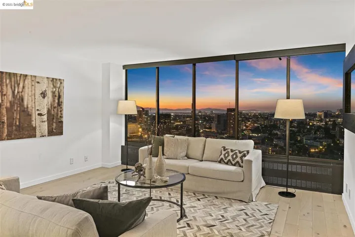 565 Bellevue Ave. 2405, Oakland, California 94610