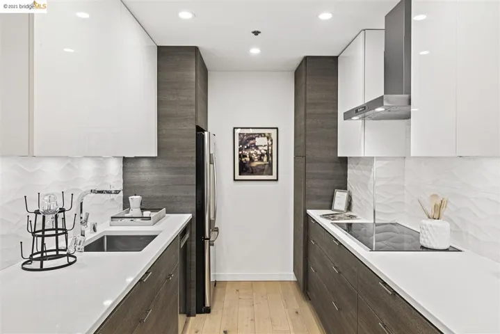 565 Bellevue Ave. 2405, Oakland, California 94610