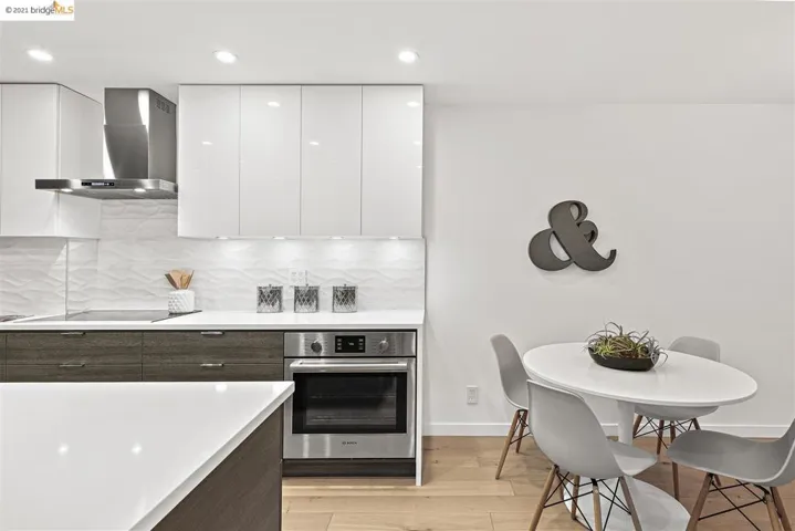 565 Bellevue Ave. 2405, Oakland, California 94610