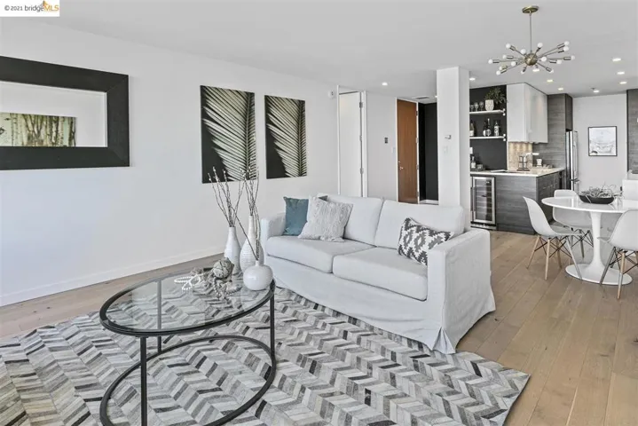 565 Bellevue Ave. 2405, Oakland, California 94610