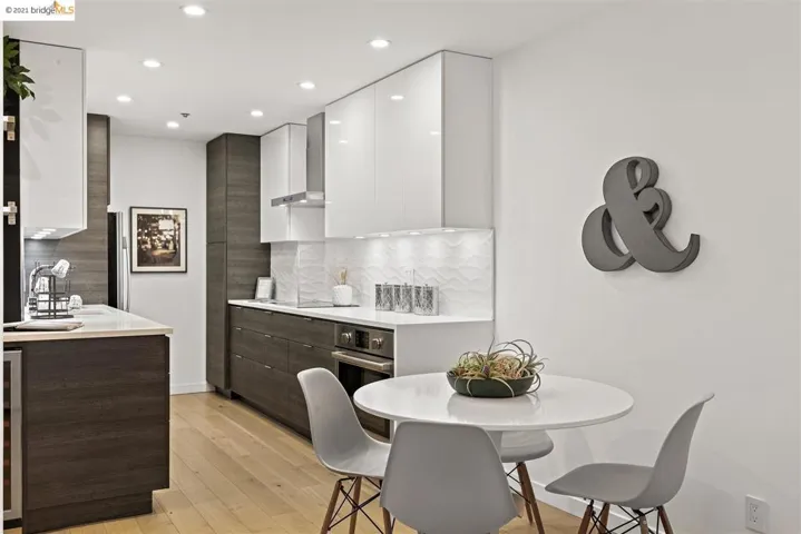 565 Bellevue Ave. 2405, Oakland, California 94610