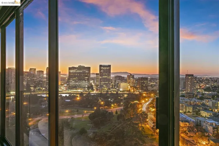 565 Bellevue Ave. 2405, Oakland, California 94610