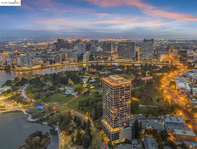 565 Bellevue Ave. 2405, Oakland, California 94610