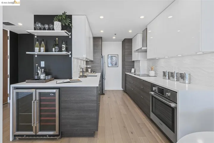565 Bellevue Ave. 2405, Oakland, California 94610