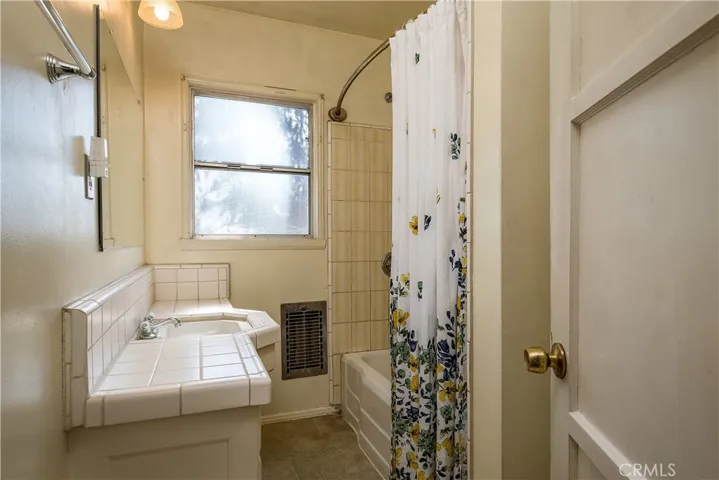 11121 Loch Avon Drive, Whittier, California 90606