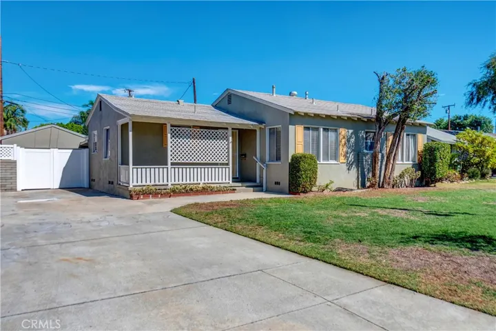 11121 Loch Avon Drive, Whittier, California 90606