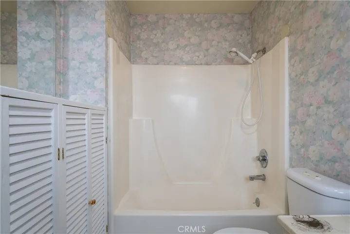 11121 Loch Avon Drive, Whittier, California 90606