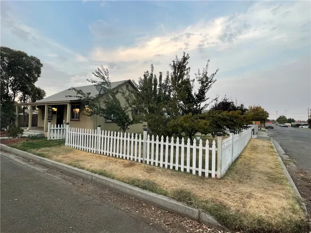 455 S 14th Street, Chowchilla, California 93610