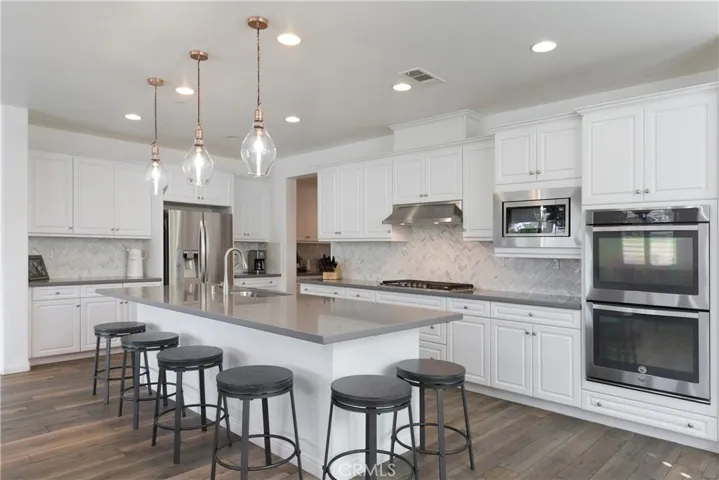31227 Whistling Acres Drive, Temecula, California 92591