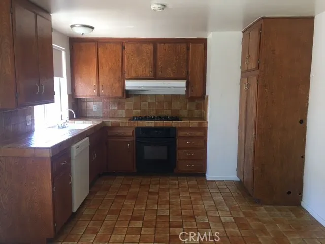 1166 Crosby Avenue, Simi Valley, California 93065