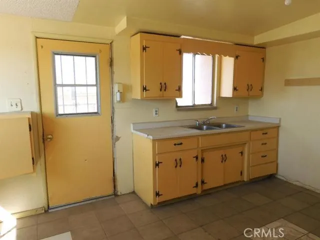Kitchen north side