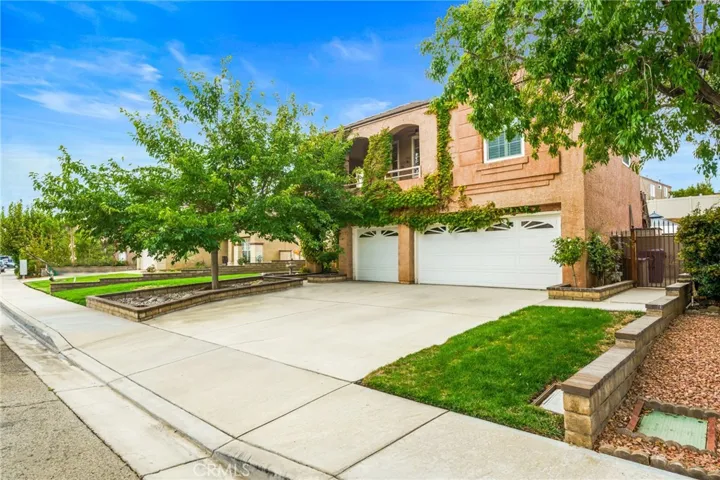 38829 Barrington Street, Palmdale, California 93551