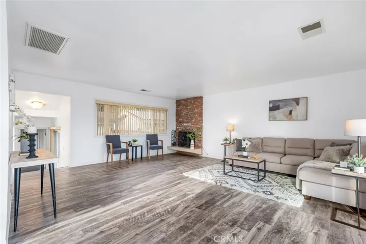 1760 Loma Avenue, Long Beach, California 90804