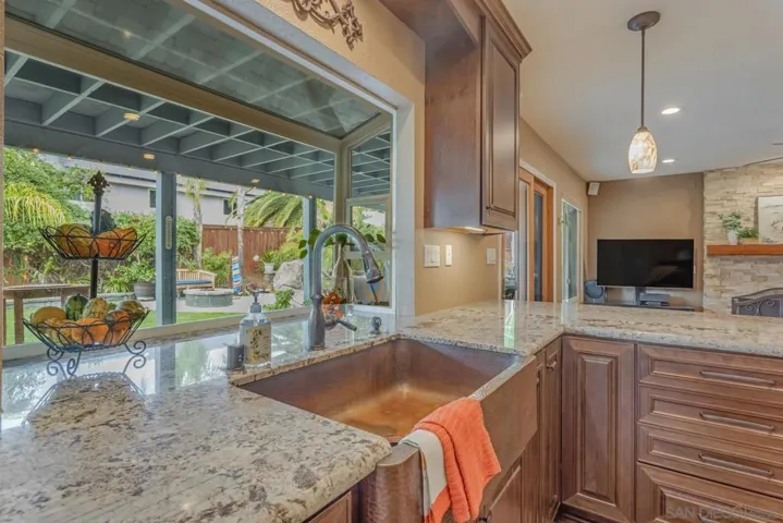 9304 Pennywood Rd, Santee, California 92071