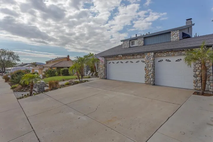 9304 Pennywood Rd, Santee, California 92071
