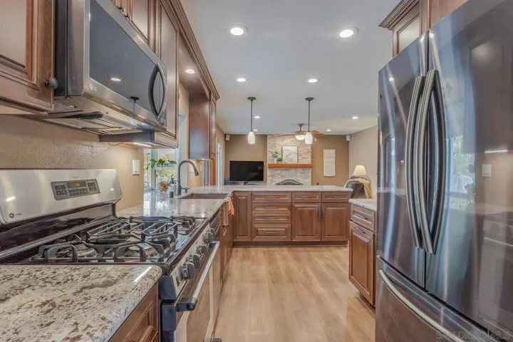 9304 Pennywood Rd, Santee, California 92071