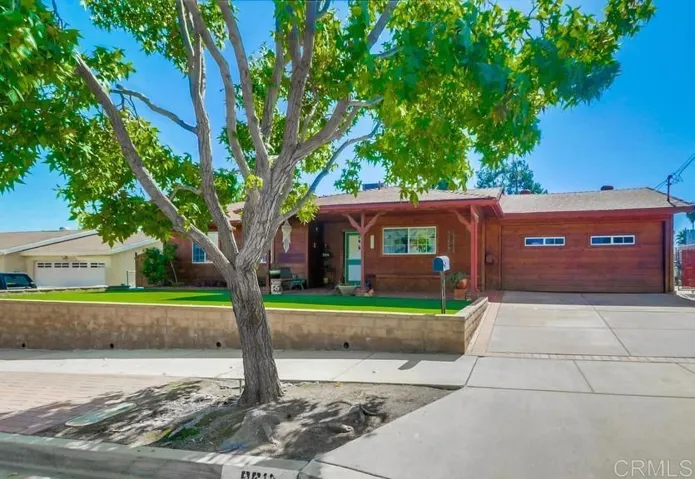 9611 Abbeywood Road, Santee, California 92071