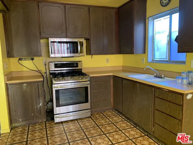 Kitchen 1