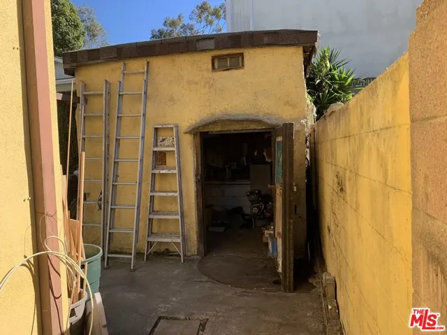 Shed