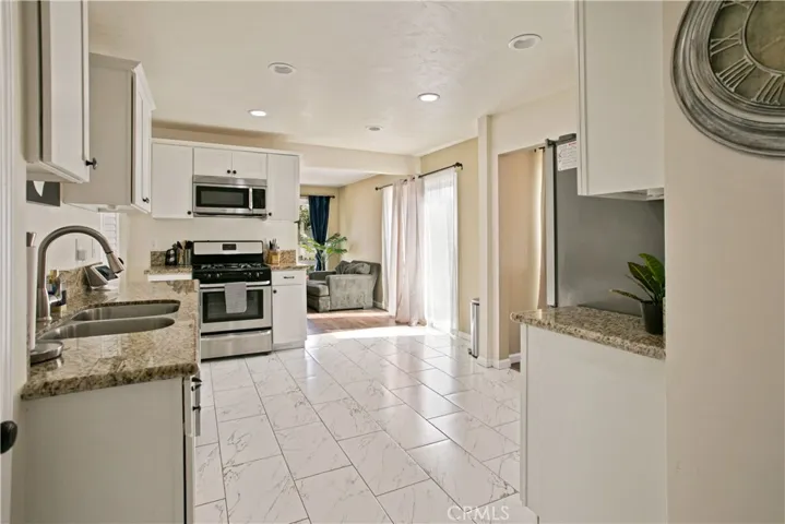 13238 Mettler Ave., Los Angeles, California 90061