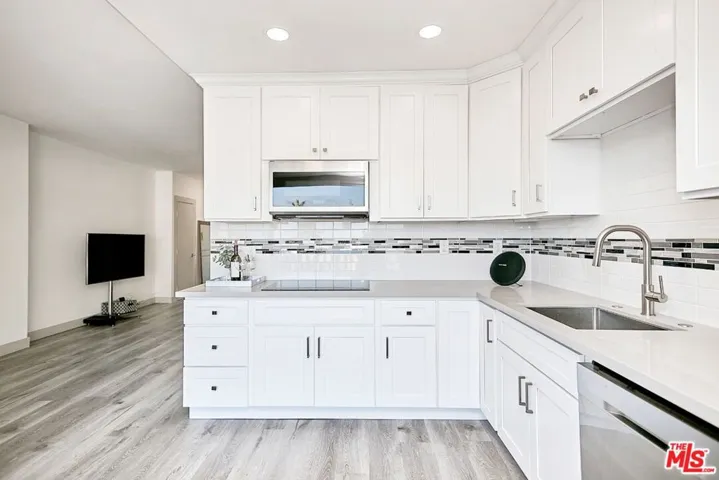 999 N Doheny Drive 307, West Hollywood, California 90069