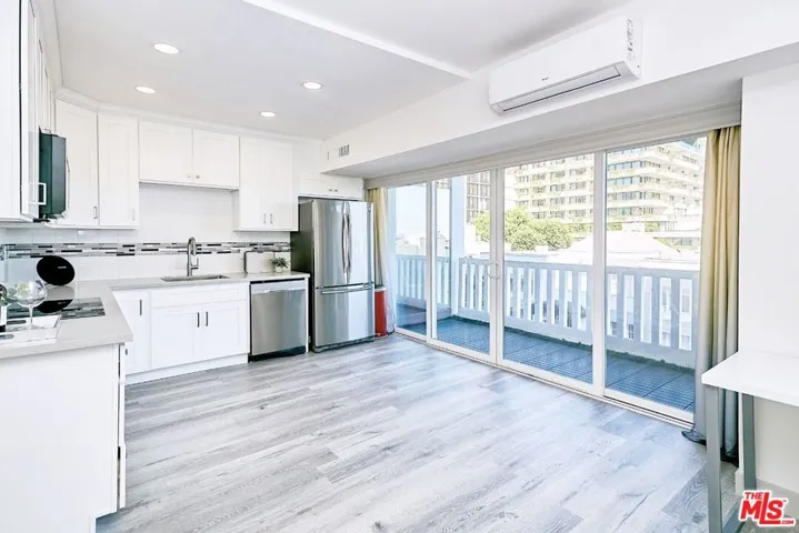 999 N Doheny Drive 307, West Hollywood, California 90069