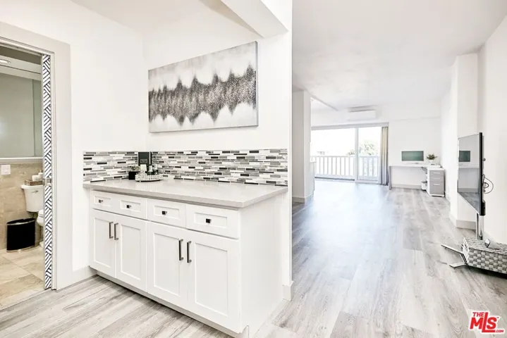 999 N Doheny Drive 307, West Hollywood, California 90069
